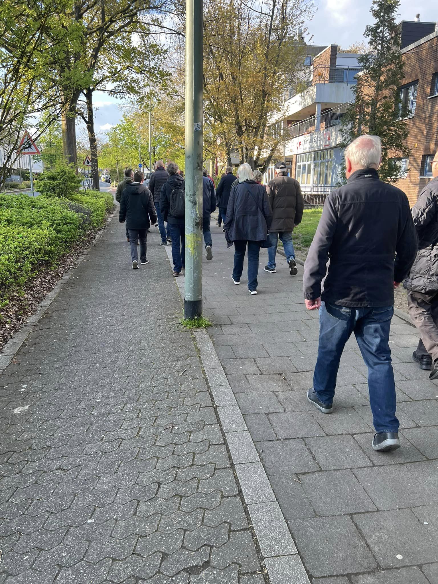 Sparziergang 25042023  Personen.jpg