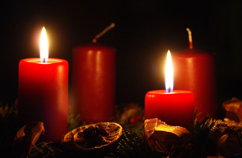 Advent_zweiKerzen_800px-Liesel_09-12-2012_2__Advent.jpg